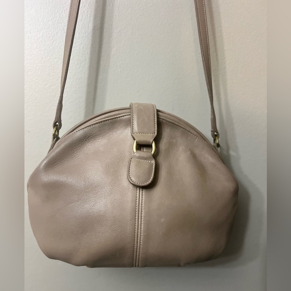 Vintage Coach Laurel Clam Shell - Picture 4 of 12